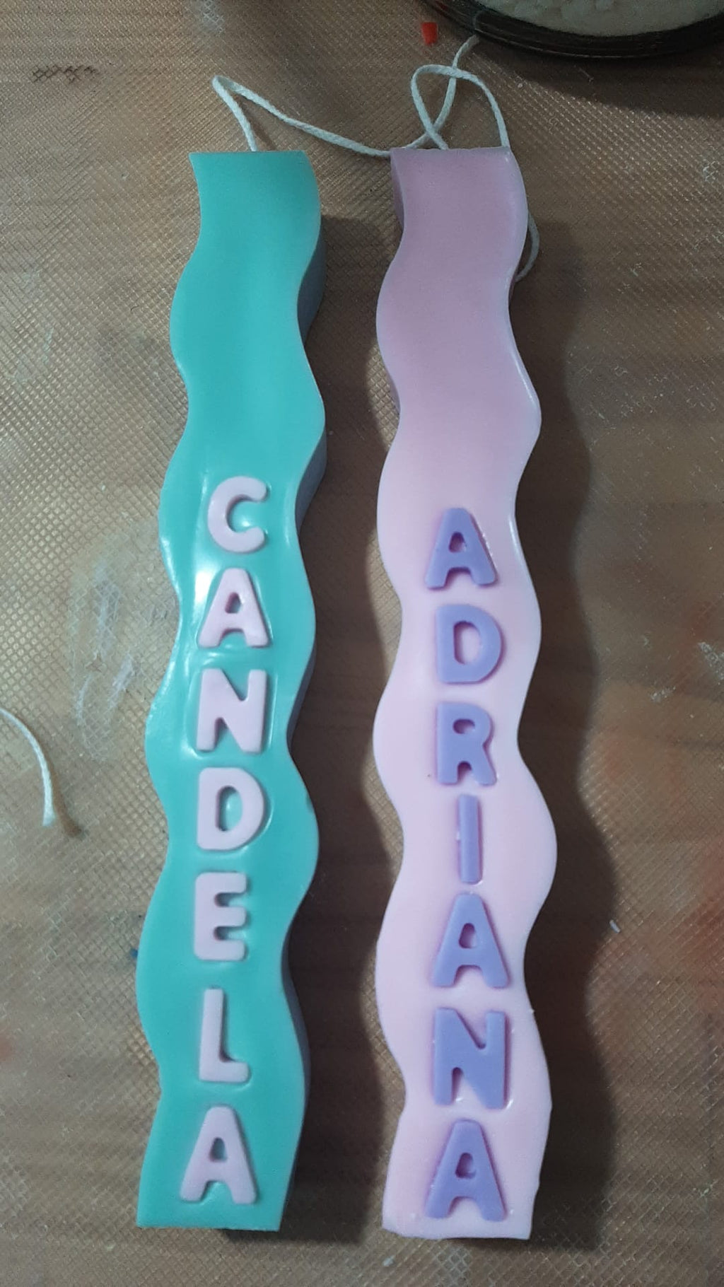 Vela Ondulada Con Nombre Personalizado Regalo Original Artesanal vela-ondulada-con-nombre-personalizado-regalo-original-artesanal